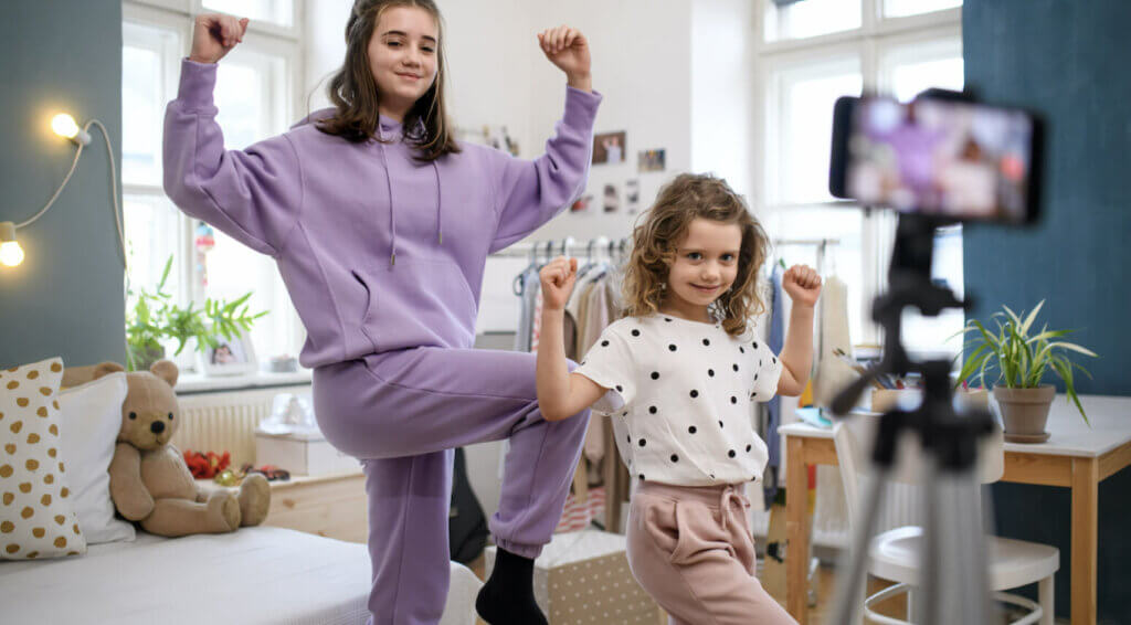 Girls dancing on video
